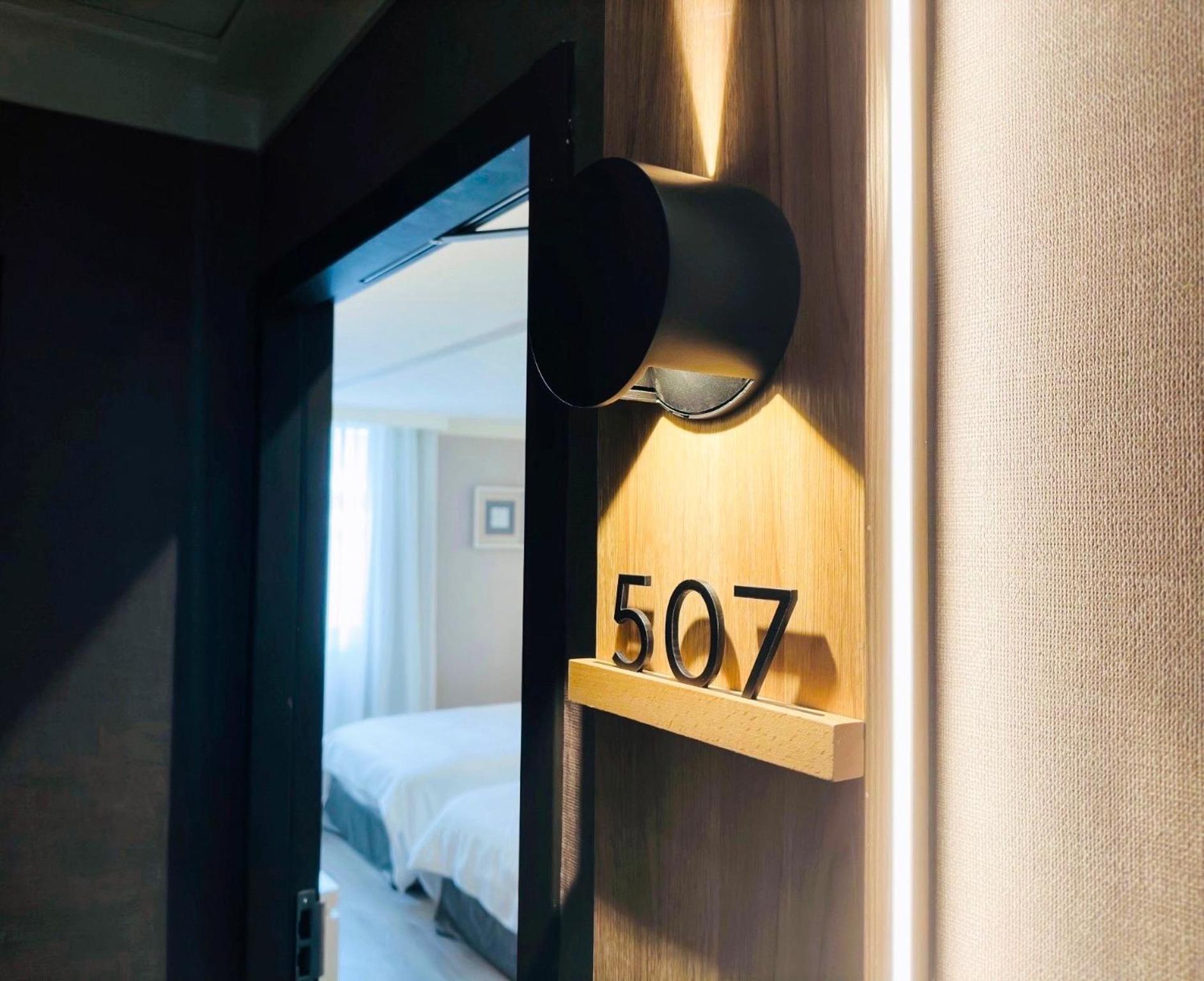 Days Fine Hotel Kaohsiung Exterior foto